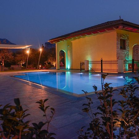 Villa Luxury House & Spa ริวาเดลการ์ดา ภายนอก รูปภาพ
