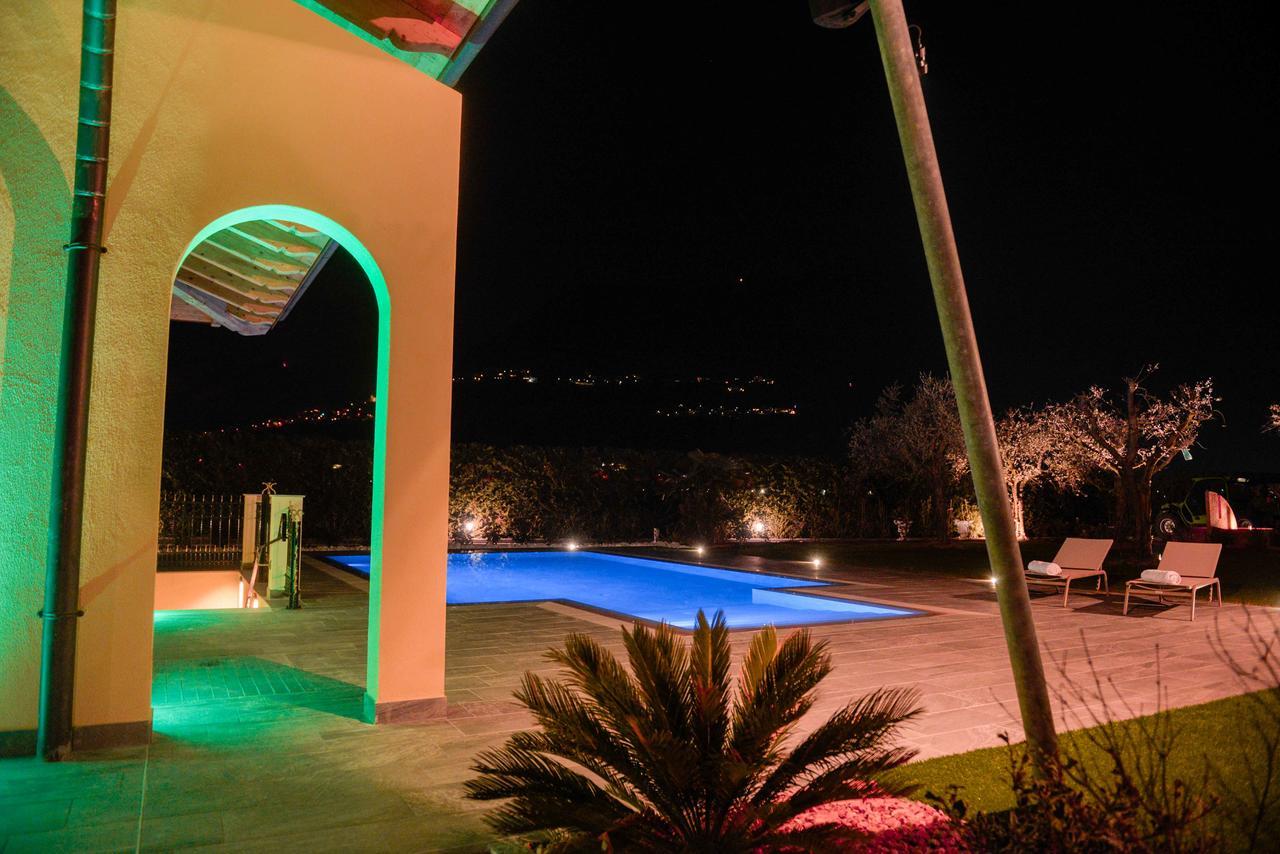 Villa Luxury House & Spa ริวาเดลการ์ดา ภายนอก รูปภาพ