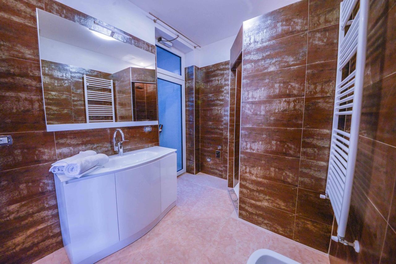 Villa Luxury House & Spa ริวาเดลการ์ดา ภายนอก รูปภาพ