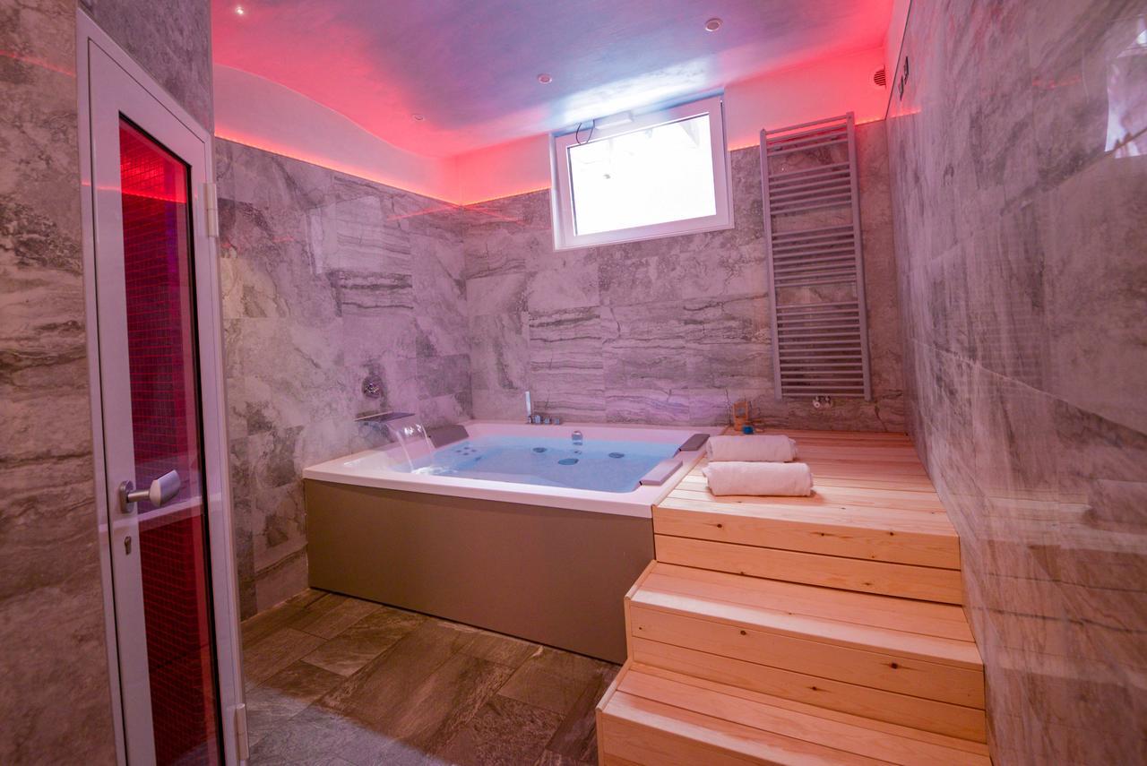 Villa Luxury House & Spa ริวาเดลการ์ดา ภายนอก รูปภาพ