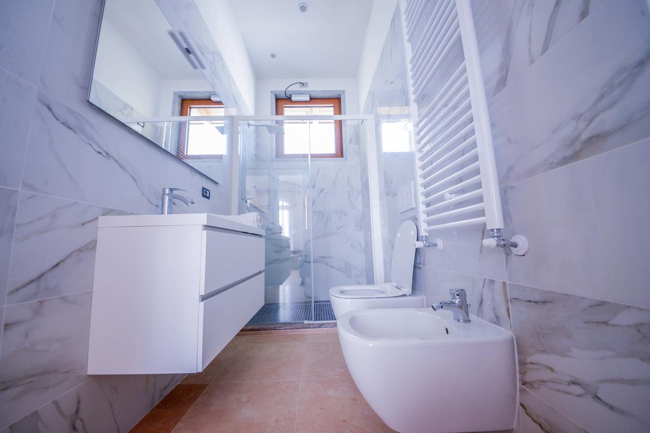 Villa Luxury House & Spa ริวาเดลการ์ดา ภายนอก รูปภาพ