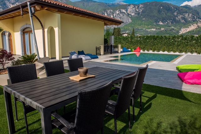 Villa Luxury House & Spa ริวาเดลการ์ดา ภายนอก รูปภาพ