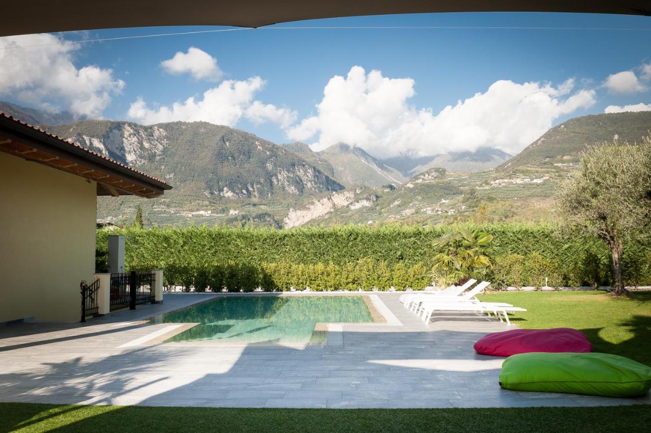 Villa Luxury House & Spa ริวาเดลการ์ดา ภายนอก รูปภาพ
