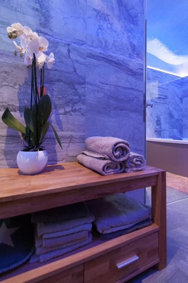 Villa Luxury House & Spa ริวาเดลการ์ดา ภายนอก รูปภาพ