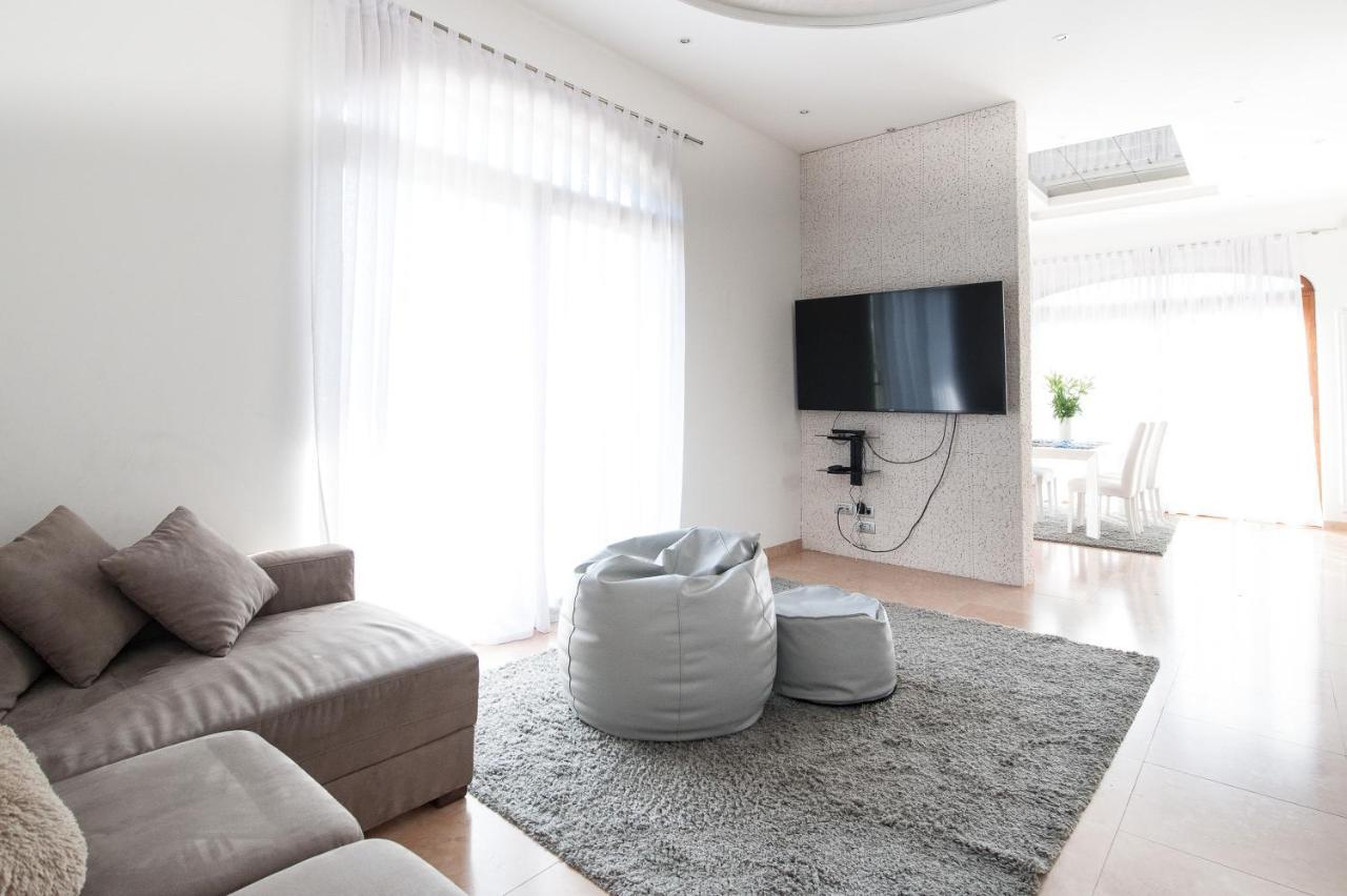 Villa Luxury House & Spa ริวาเดลการ์ดา ภายนอก รูปภาพ